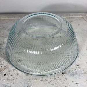 1 Pyrex Ribbed Green Tint 4 Quart Mixing Bowl